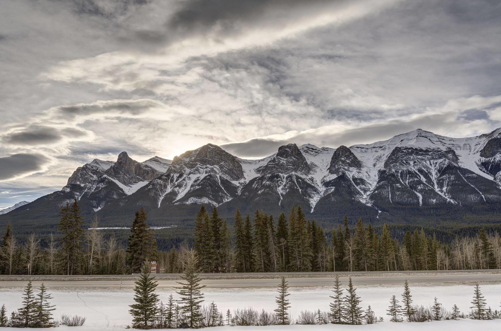 Inn Of The Rockies Canmore Buitenkant foto